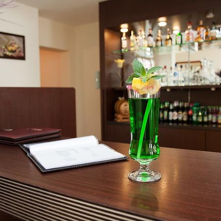 Zacisze Hotel Ulan Ngoại thất bức ảnh