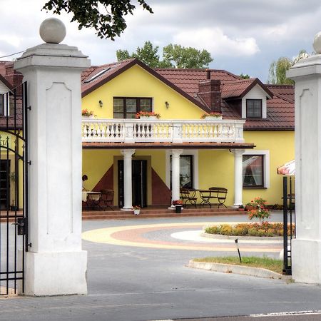 Zacisze Hotel Ulan Ngoại thất bức ảnh