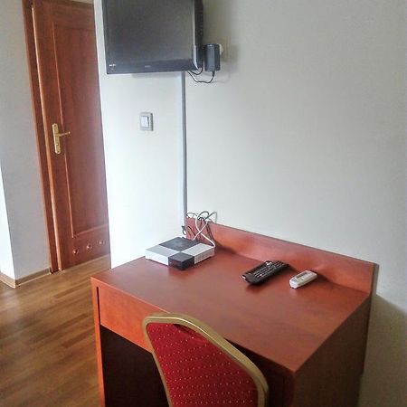 Zacisze Hotel Ulan Ngoại thất bức ảnh
