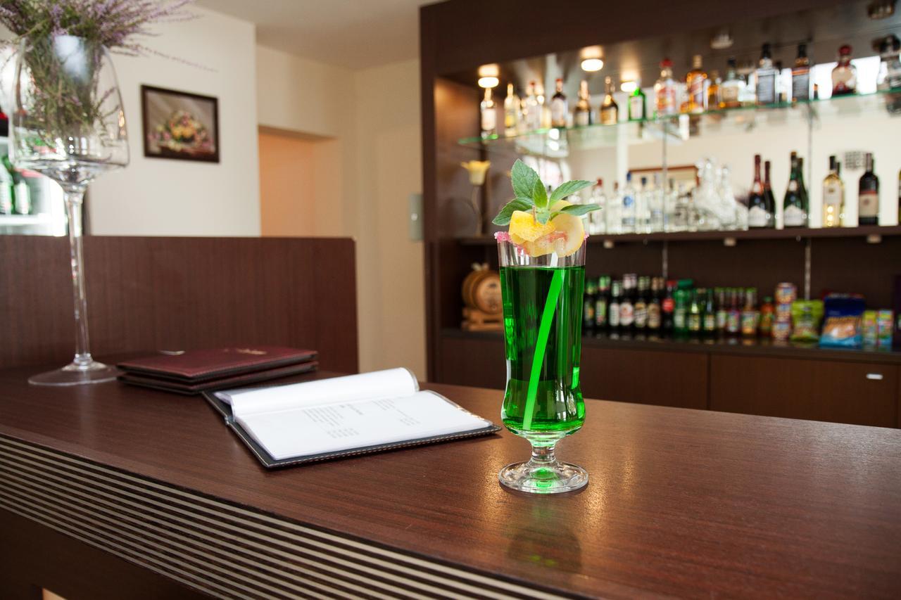 Zacisze Hotel Ulan Ngoại thất bức ảnh