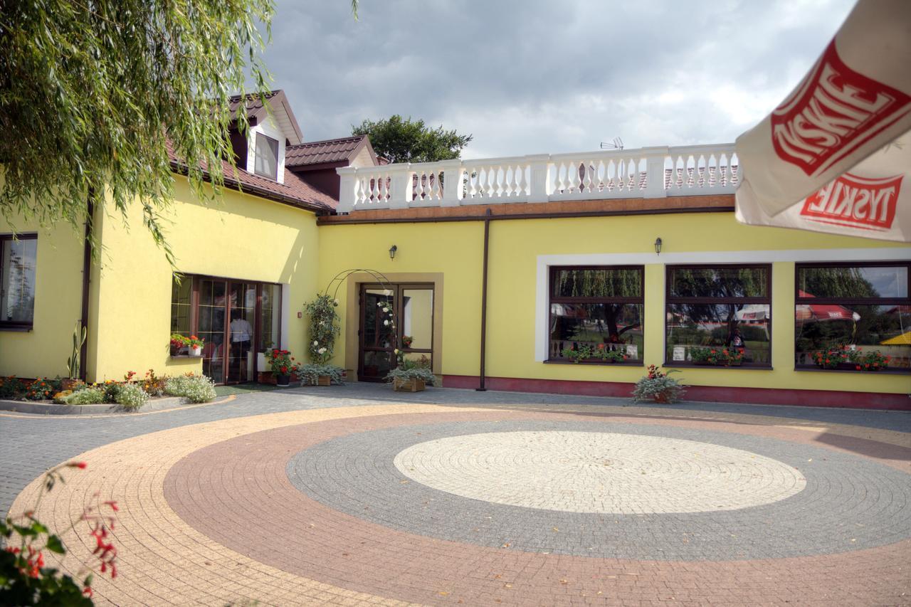 Zacisze Hotel Ulan Ngoại thất bức ảnh