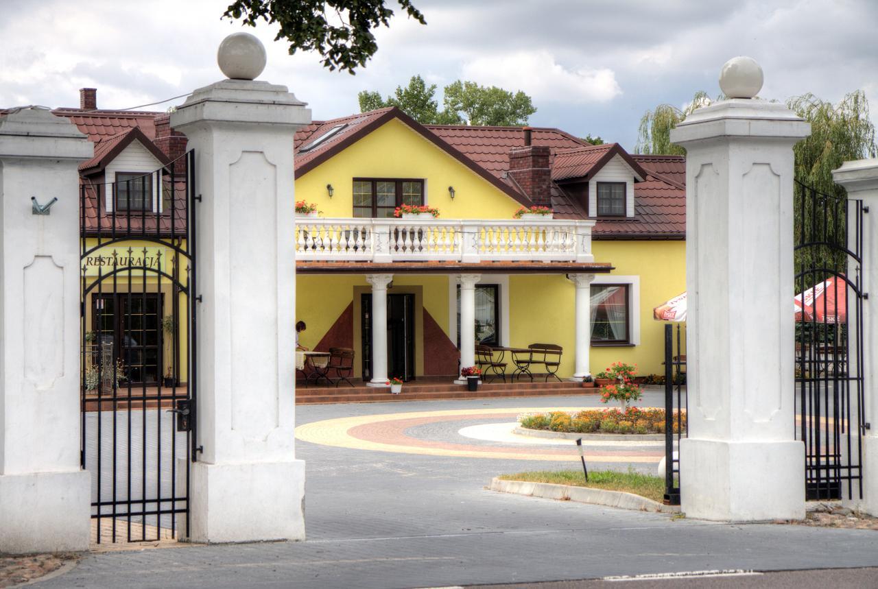 Zacisze Hotel Ulan Ngoại thất bức ảnh