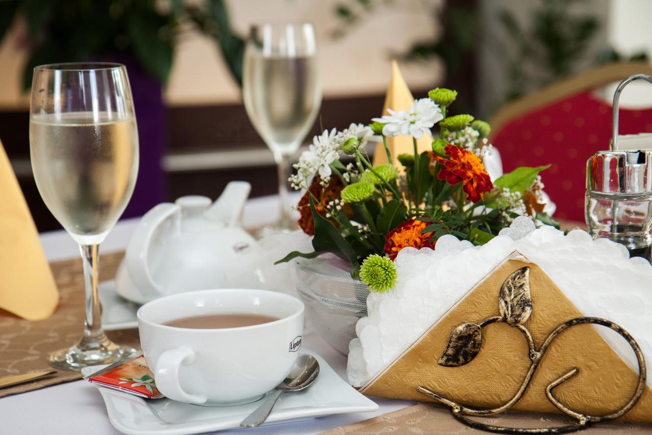 Zacisze Hotel Ulan Ngoại thất bức ảnh