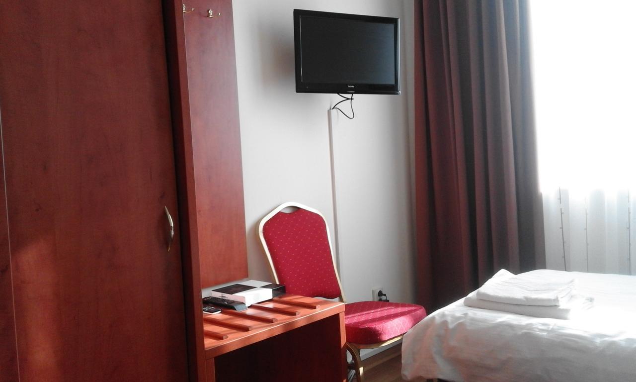 Zacisze Hotel Ulan Ngoại thất bức ảnh