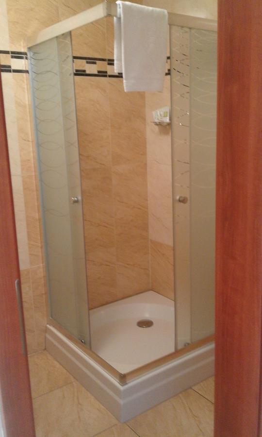 Zacisze Hotel Ulan Ngoại thất bức ảnh